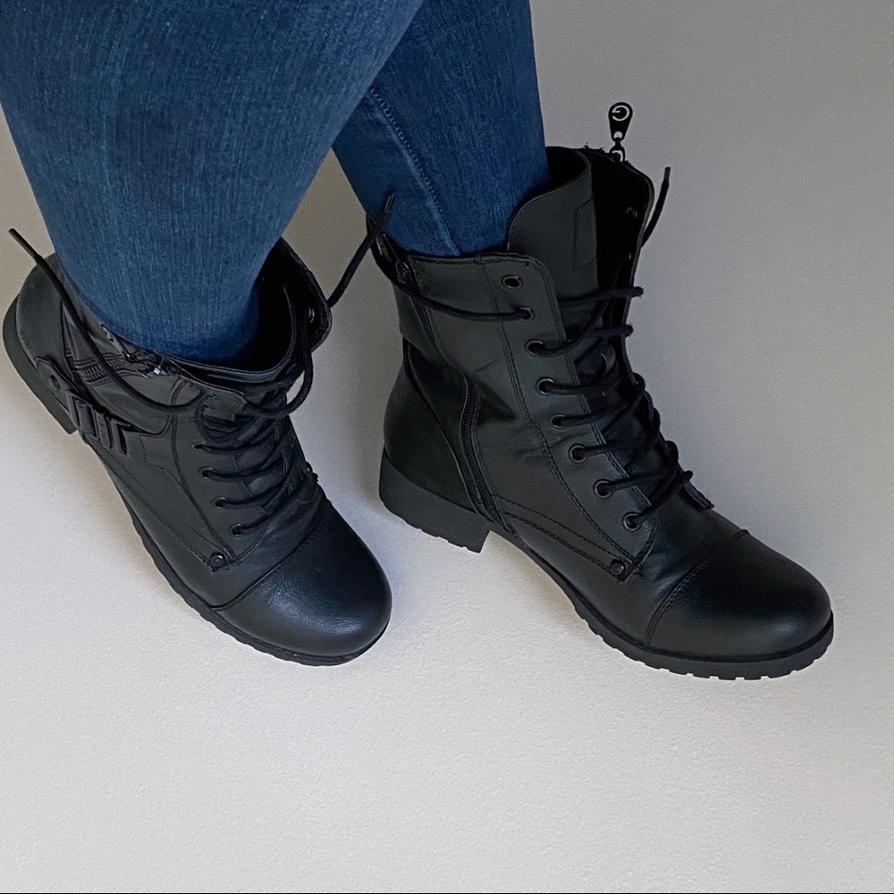 🍀 G by guess combat boots
